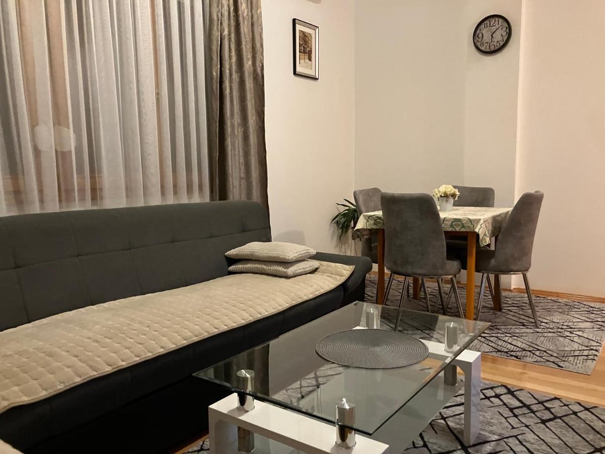 Stan Na Dan Centar Banja Luka Apartment Exterior photo